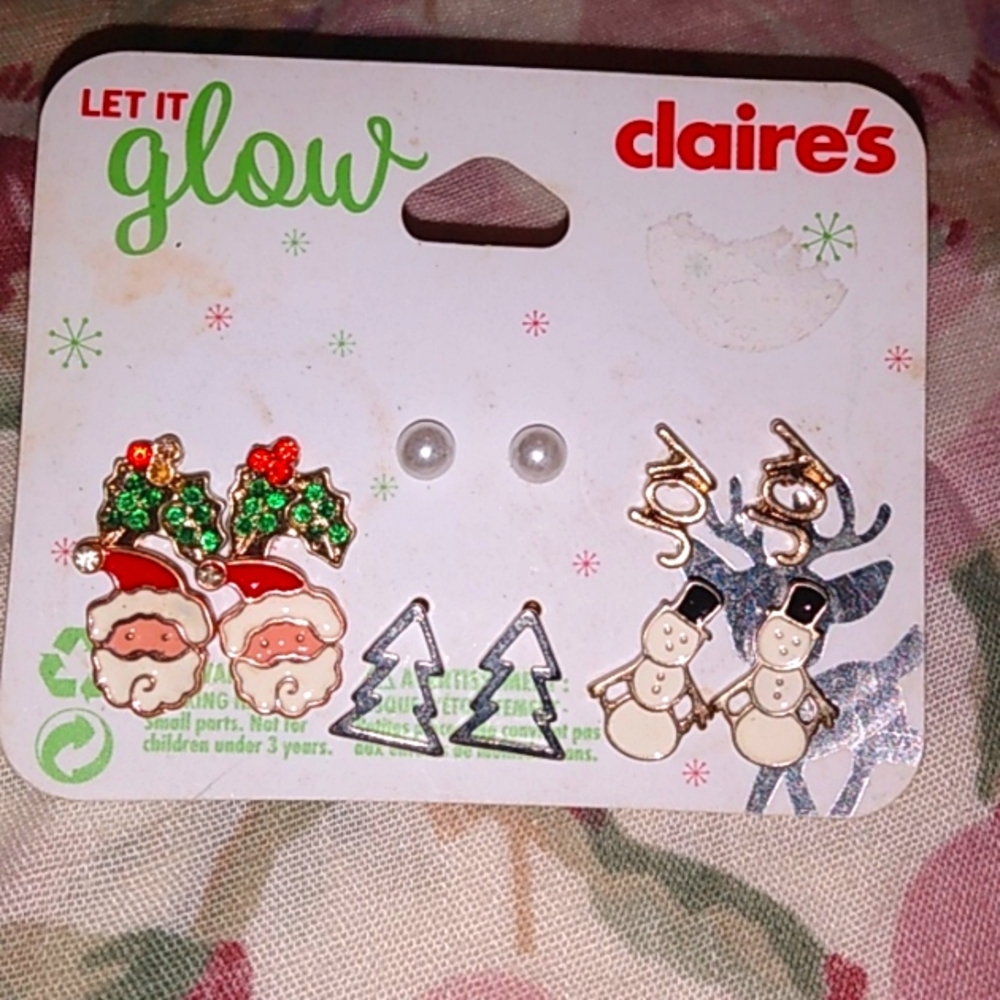 Six pairs of earrings Christmas..